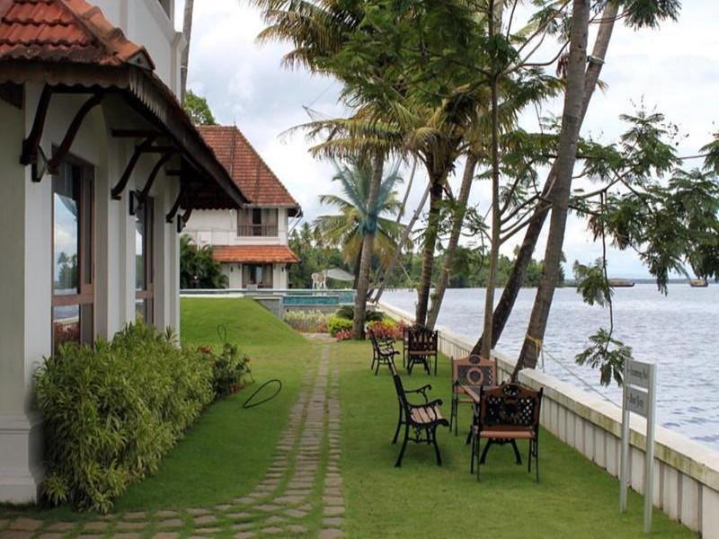 เลมอน ทรี เว็มบานาด เลค รีสอร์ท Alappuzha ภายนอก รูปภาพ